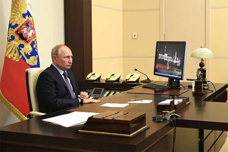 Новотройчане, в числе оренбургских медиков, отмечены Президентом России Владимиром Путиным  
