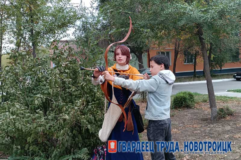 Новотройчане и гости города смогли окунуться в средневековую историю на  фестивале «Наследие мастеров. Ремесленный путь»