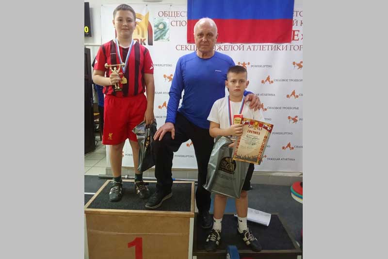 Юные силачи Новотроицка успешно выступили в Гае