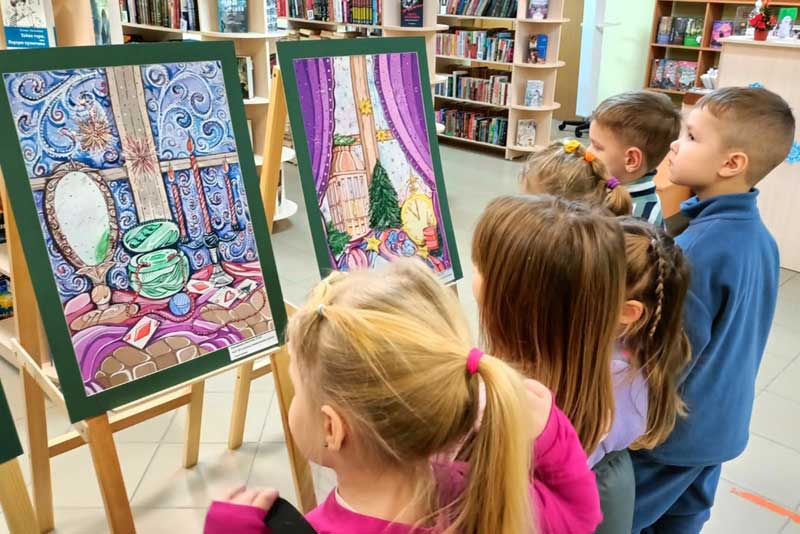 Модельная Библиотека семейного чтения Новотроицка создает «Цветочное настроение» и приглашает в «Зимнюю сказку»