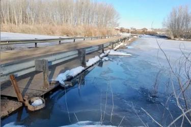 В  Оренбуржье зафиксированы первые переливы талых вод через проезжую часть дорог