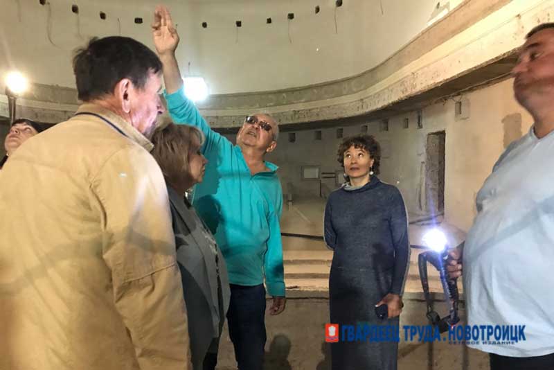Евгения Шевченко оценила ход ремонтных работ на объектах культуры Новотроицка