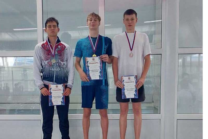 Новотроицкий спортсмен  Санат Баймуратов в составе сборной Оренбуржья выступит на окружном чемпионате по плаванию