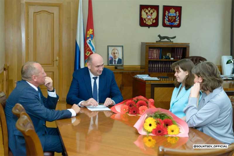 Евгений Солнцев встретился с шахматисткой  Анной Шухман и отметил, что этот вид спорта  может  стать в Оренбуржье базовым  