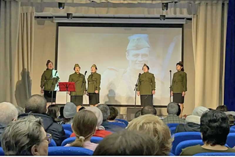 Жители села Хабарное в ходе благотворительного концерта собрали средства в поддержку бойцов СВО