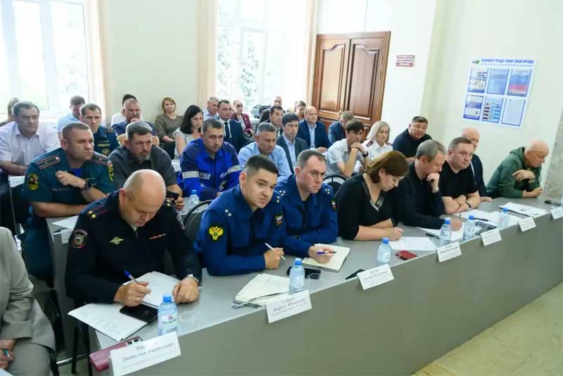 Евгений Солнцев провёл в Бугуруслане внеочередное заседание комиссии по предупреждению и ликвидации чрезвычайных ситуаций