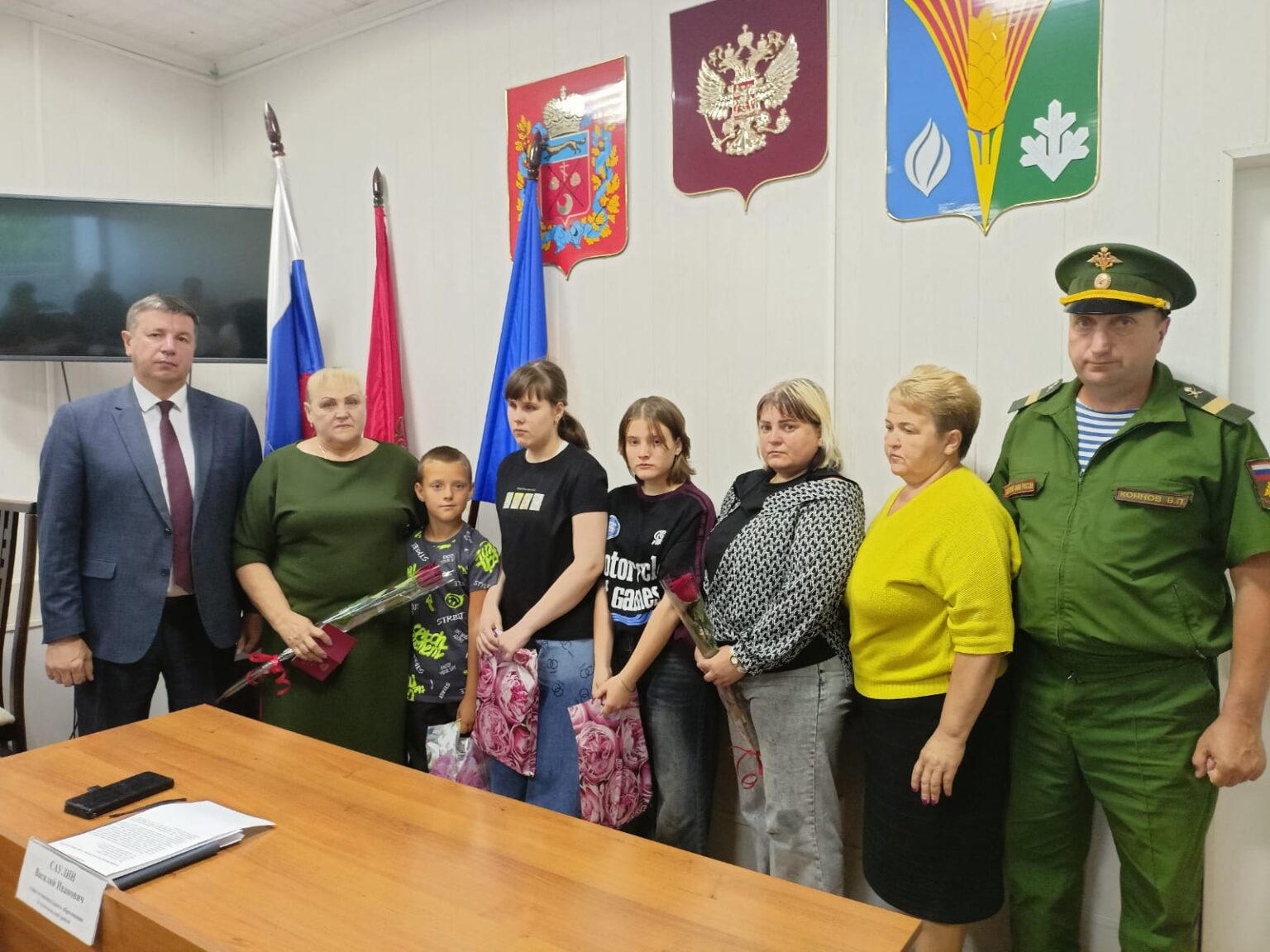 В Курманаевском районе семье погибшего участника СВО вручены два ордена Мужества