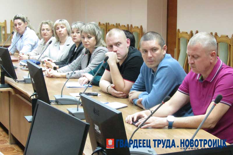 В Новотроицке обсуждается возможность передачи контейнерных площадок на обслуживание управляющим компаниям