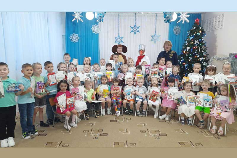 Новотроицкие дошколята стали участниками конкурса «Новогодняя игрушка своими руками»