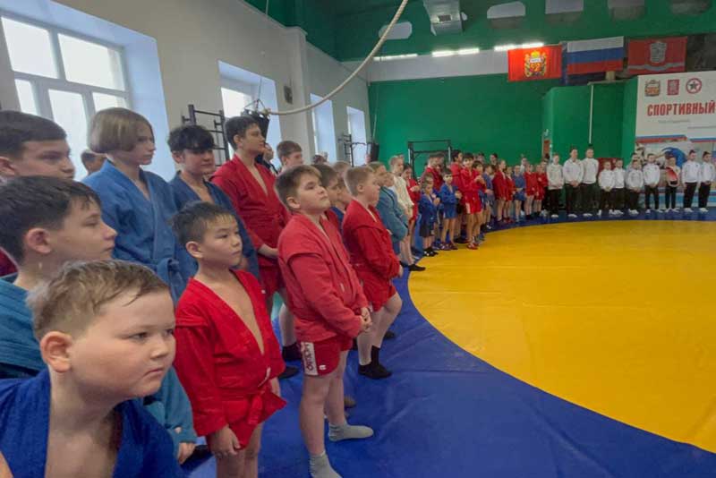 На первенстве Новотроицка выявили сильнейших самбистов города