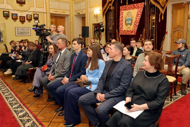 Оренбургский губернаторский музей пополнили более 80 уникальных космических экспонатов