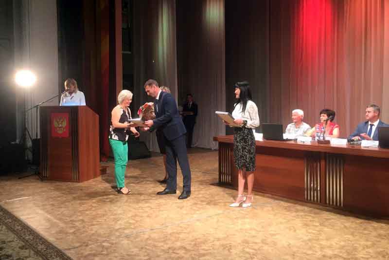 В Новотроицке вручили сертификаты победителям конкурса «Металлоинвеста»  «Здоровый ребенок»