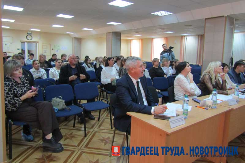Конкурс «Школьный бюджет» помог дополнительно привлечь в образовательные учреждения Новотроицка 100 тысяч рублей