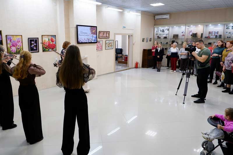 Новотроицкие мастерицы народного творчества рассказали «Истории, вышитые сердцем» (0+)