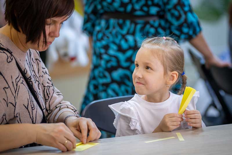 Новотроицкие библиотекари устроили зимний праздник для детей и их родителей