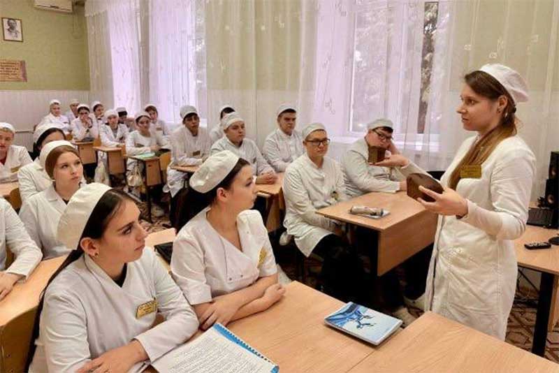 Молодые оренбуржцы стали активными участниками мероприятий, посвященных годовщине полного снятия блокады Ленинграда