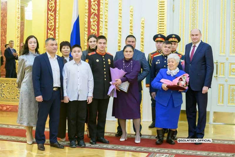 Свыше 70 государственных и региональных наград вручены оренбуржцам