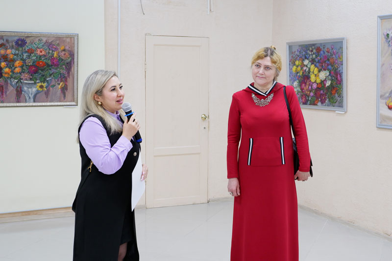 «Цветочные фантазии»  Натальи Старостиной создают весеннее настроение (0+)