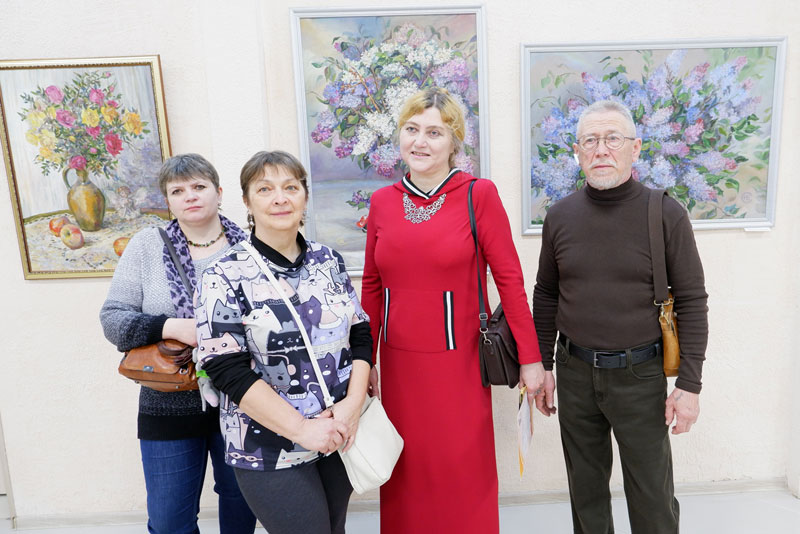 «Цветочные фантазии»  Натальи Старостиной создают весеннее настроение (0+)