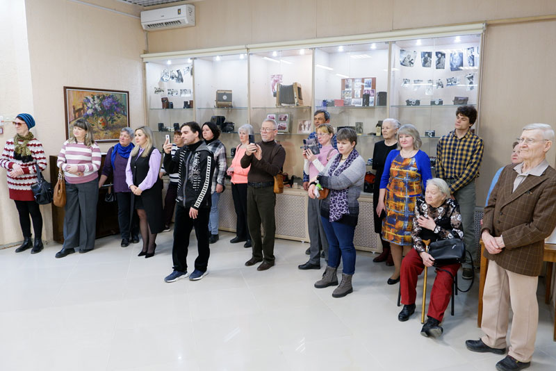 «Цветочные фантазии»  Натальи Старостиной создают весеннее настроение (0+)