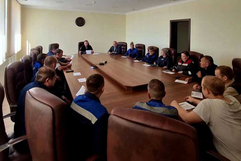 На Новотроицкий содовый завод приехали сотрудники Госавтоинспекции