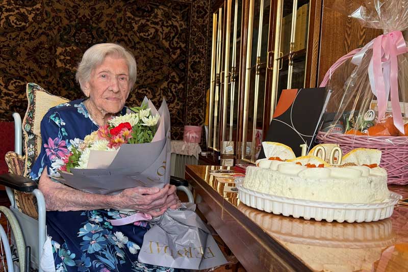 Ветеран Уральской Стали Нина Черкасова отметила 100-летний юбилей