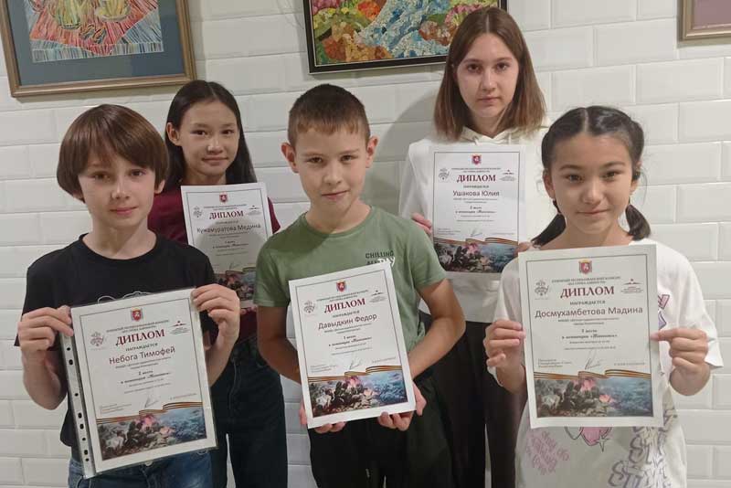 Юные художники Новотроицка успешно представили родной город на республиканском конкурсе «Без срока давности»