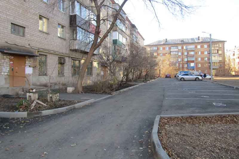 Во дворах Новотроицка устанавливают малые архитектурные формы