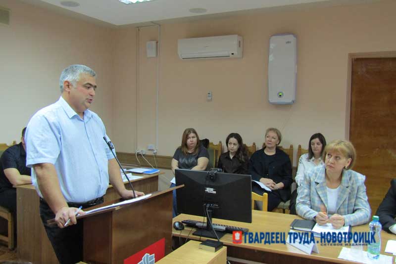 В Новотроицке народные избранники оценили готовность города к зиме