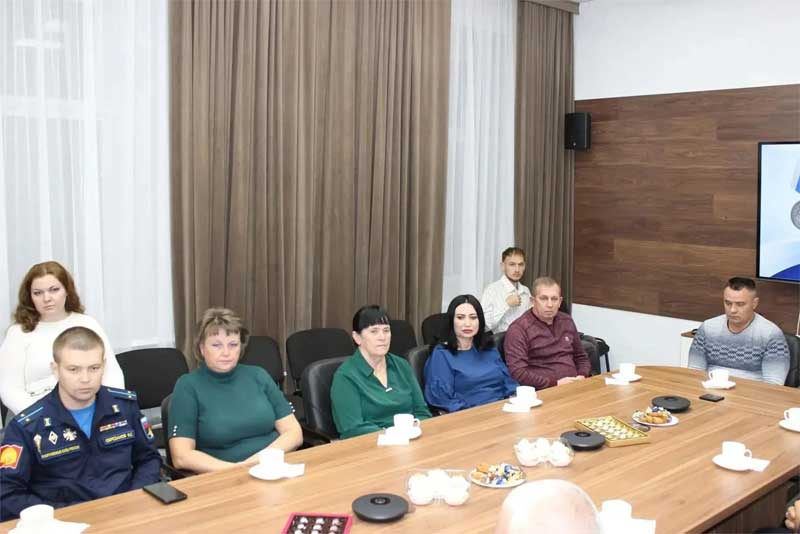 Оренбуржцам вручены медали «Отец солдата»