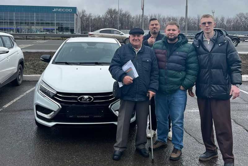 Девять жителей Оренбуржья, пострадавших на производстве, получили новые автомобили