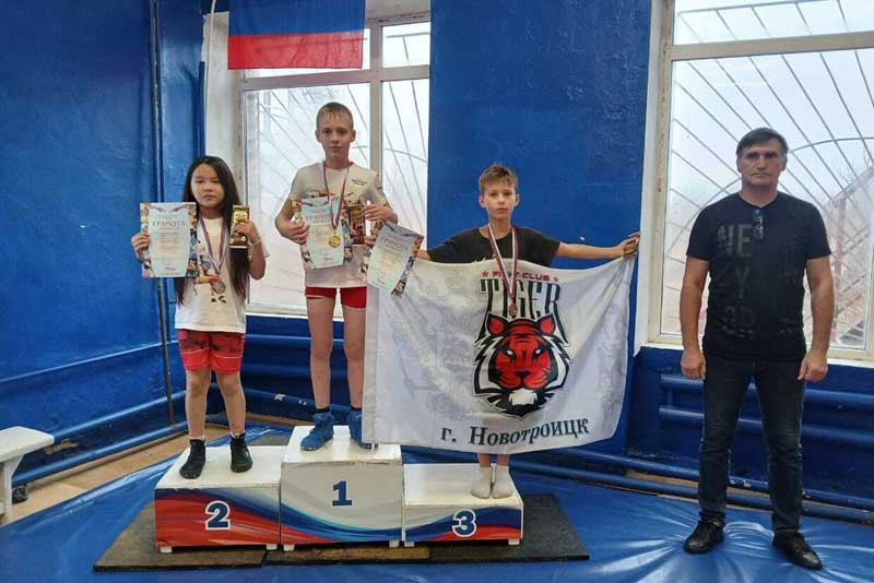 В Новотроицке воспитанники спортивной школы «Спартака» свои  победы на турнире посвятили  мамам