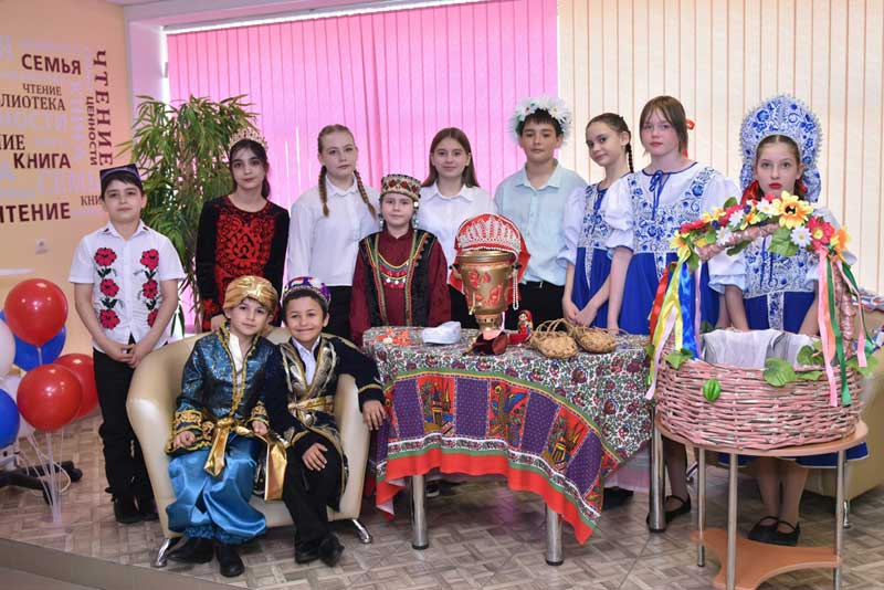 На вечере в Библиотеке семейного чтения Новотроицка сумели заинтересовать всех гостей