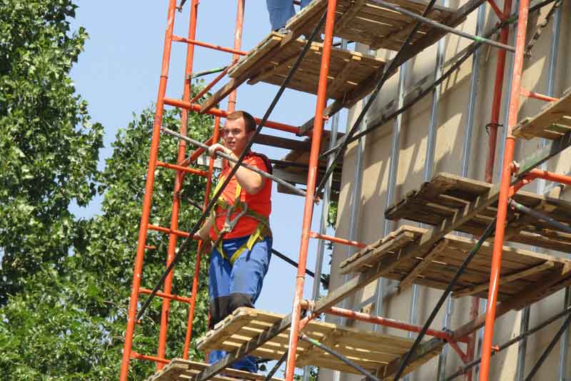 В плавательном бассейне «Волна» стартовал завершающий этап ремонта