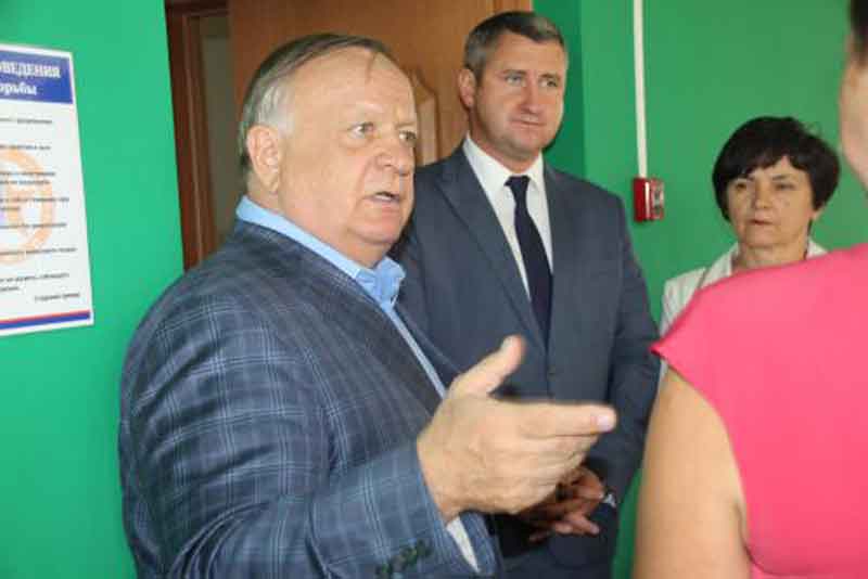 С рабочим визитом Новотроицк посетил депутат Государственной Думы РФ Виктор Заварзин 