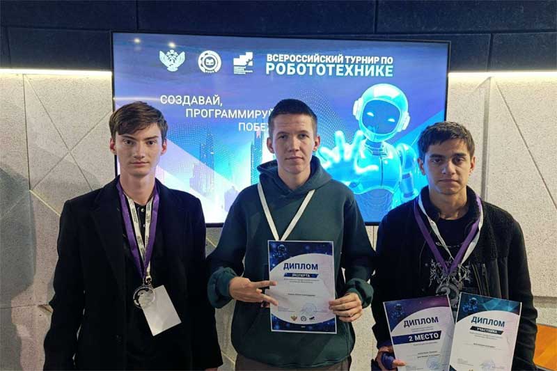 Команда Оренбургской области завоевала два золота и два серебра на Всероссийском турнире по робототехнике