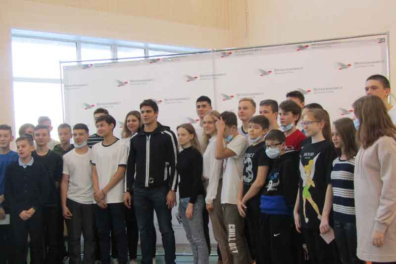 На 35-летие бассейна «Волна» в Новотроицк приехал Евгений Рылов