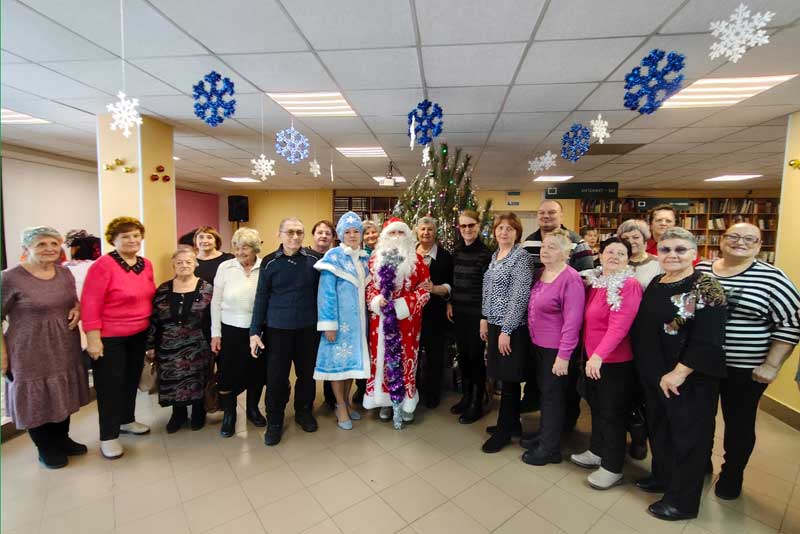В модельной Библиотеке семейного чтения Новотроицка провели «Новогоднюю перезагрузку»