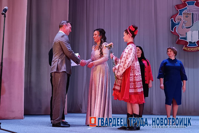 В Новотроицке в двадцать пятый раз вручили муниципальную премию 