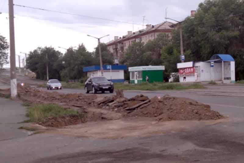 На улице имени Комарова продолжается ремонт автодороги