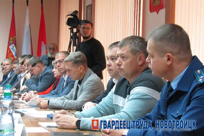 Новотроицкий городской Совет депутатов возглавил Роман Кондратенко