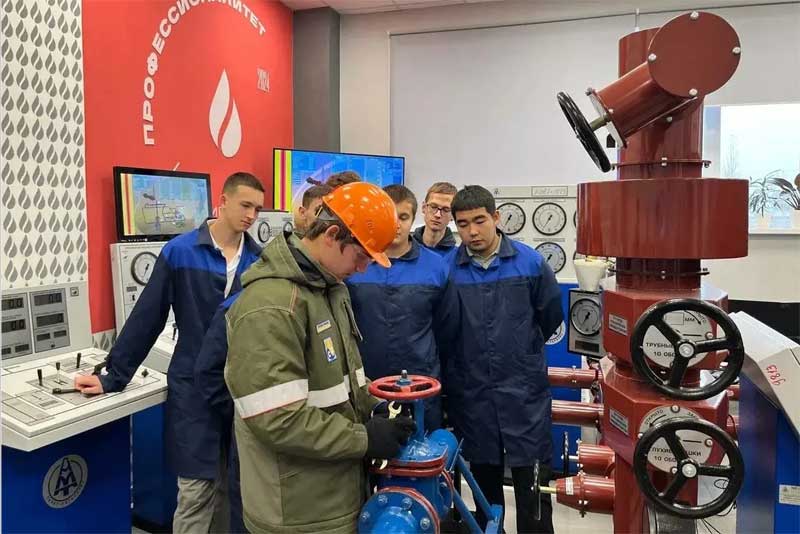 Более 15 тысяч выпускников  оренбургских колледжей и техникумов стали  молодыми специалистами